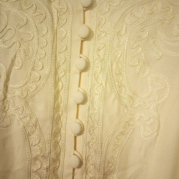 NWT R M Richards embroidered long sleeve top with covered loop buttons - Picture 3 of 13